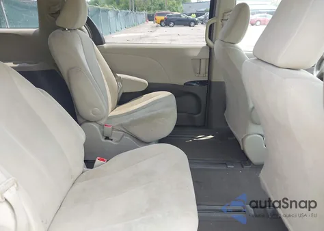 2011 Toyota Sienna V6 7 Passenger z USA, uszkodzony, nr VIN 5TDZK3DCXBS059225